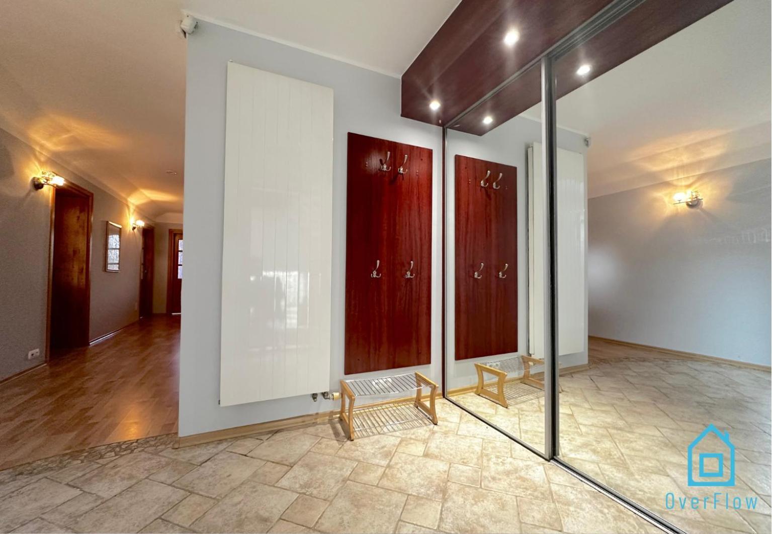 Privat bolig Purple - Charming Place, 15 Minutes To Old Town & 5 Minutes To Seaside Gdańsk